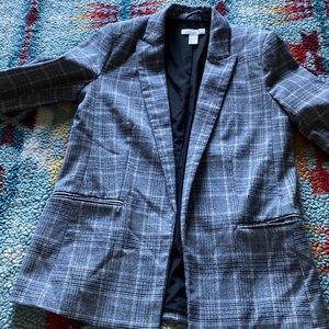 Selling this blazer. Casual or work.